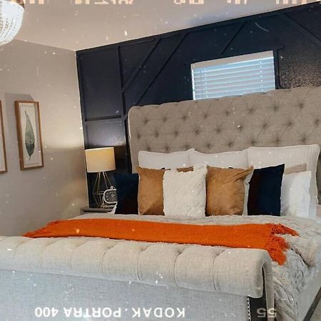 Large Open Space For Family Fun! Amarillo Bagian luar foto
