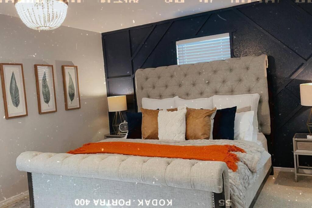 Large Open Space For Family Fun! Amarillo Bagian luar foto